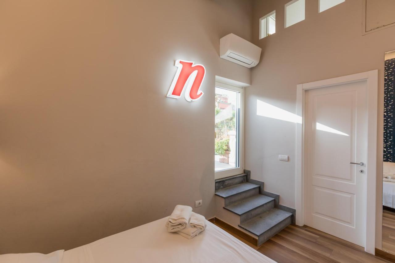 Palazzo Firrao, Appartement Napels