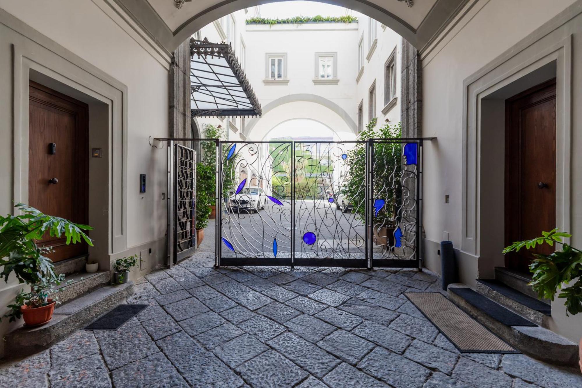Palazzo Firrao, * Napoli